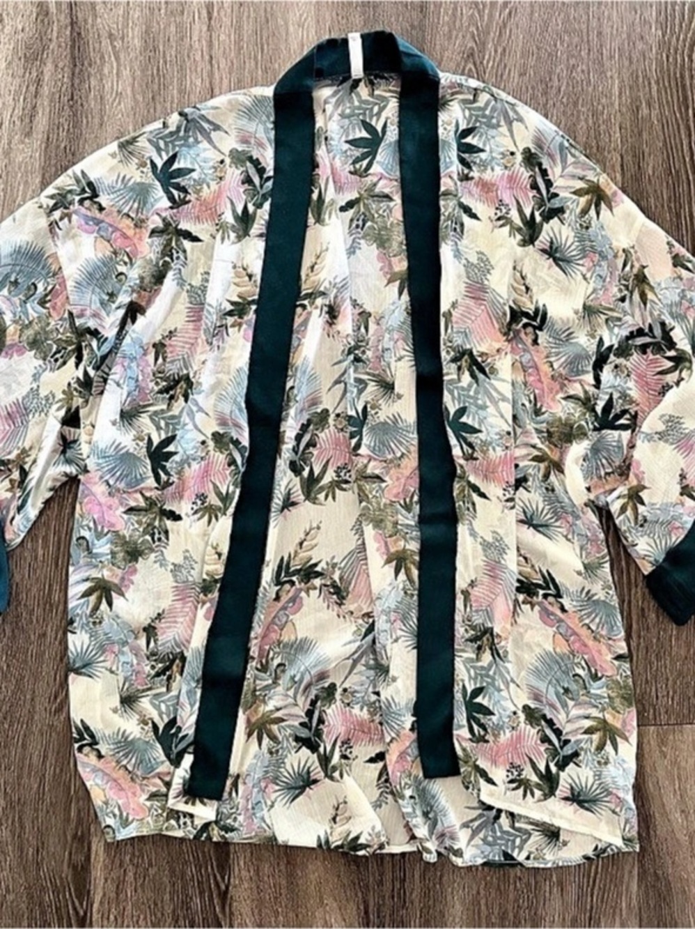 Floral Short Sleeve Shirt in Green & Pink Like New